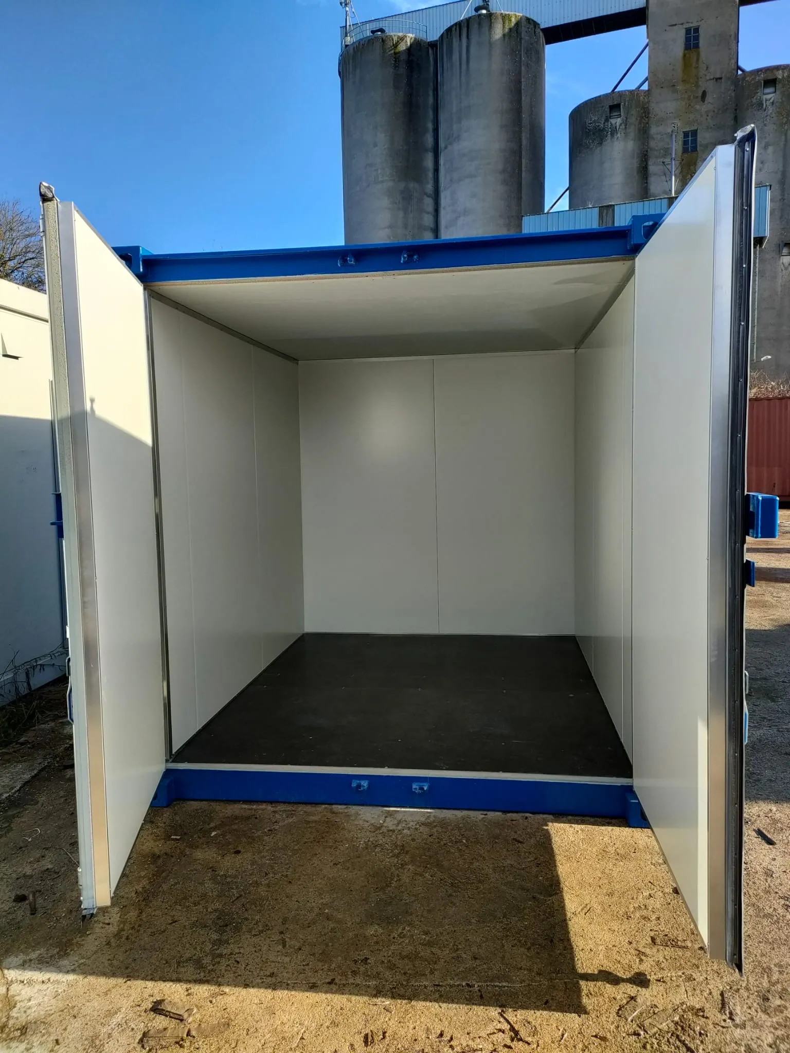 Réalisations 10 Container de stockage 8 pieds isolé