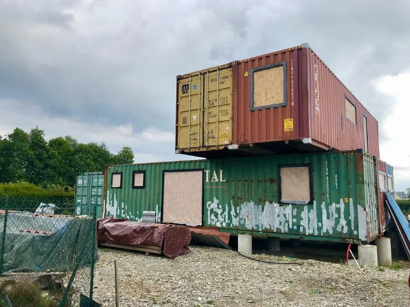 ossature de maison en container sur 2 étages