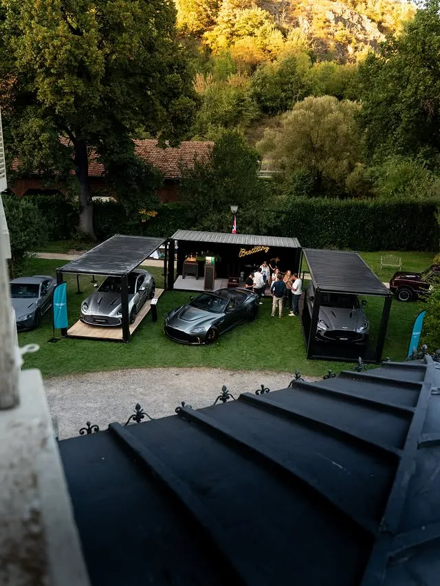 container_évenementiel_automobile_aston-martin